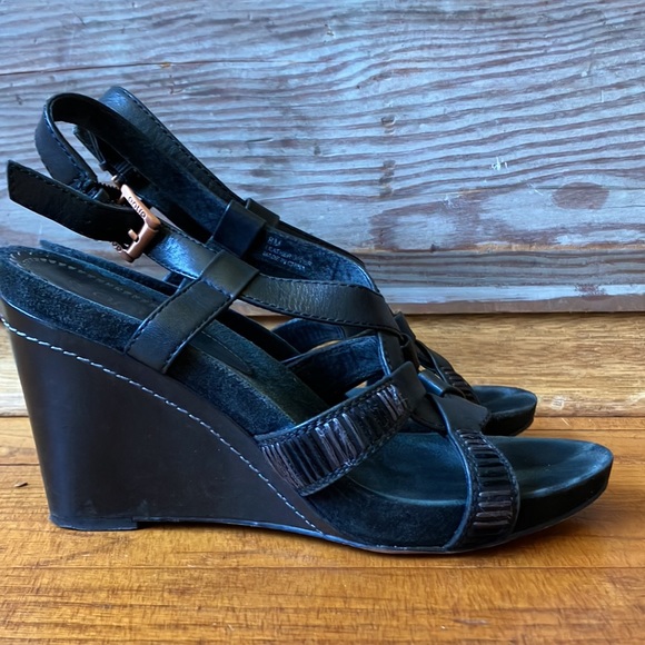 Antía Black Leather Wedge Sandals - Picture 4 of 10